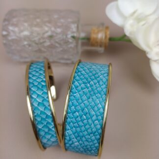 bracelet-doré-cuir-de-saumon-piscine
