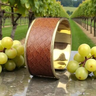 bracelet-dore-en-cuir-de-saumon-sellerie-waneta-premeaux-prissey