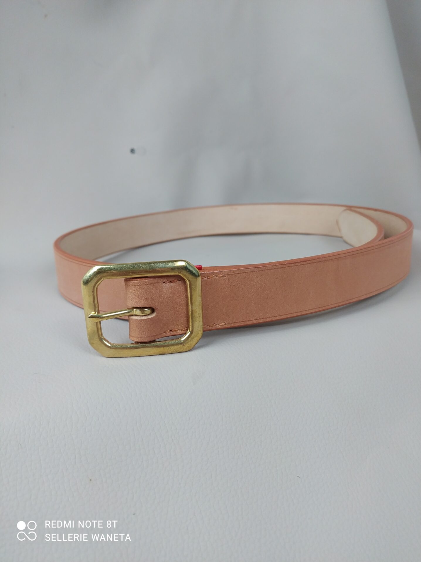 ceinture-en-cuir-naturel-boucle-dore-carree