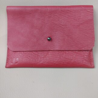 pochette-en-cuir-rouge-format-passeport