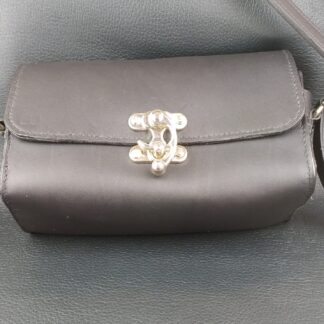 sac-a-main-artisanal-en-cuir-sellerie-waneta-premeaux-prissey