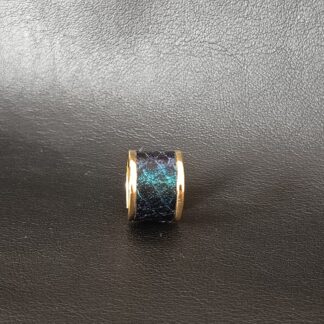 bague-cuir-de-saumon-bleu-paillete-grande-dore-or
