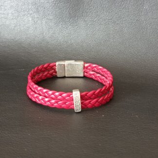 bracelet-cuir-tresse-grenat-2-brins-fermoir-aimante-argente