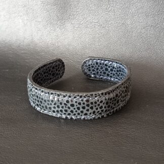 bracelet-en-cuir-de-chevre-pleine-fleur-sellerie-waneta-premeaux-prissey