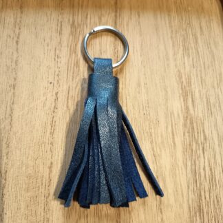 porte-clef-cuir-bleu-paillete-pompon
