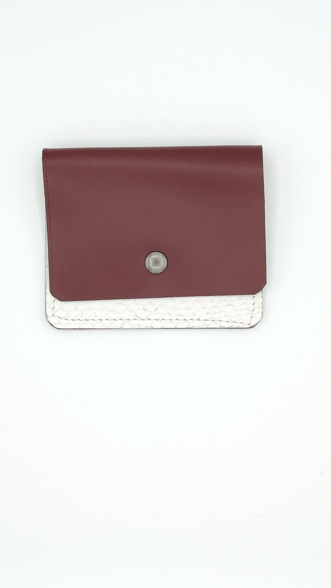 porte-carte-artisanal-en-cuir-et-cuir-de-saumon-sellerie-waneta-premeaux-prissey
