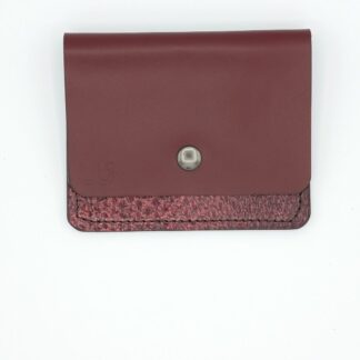 porte-carte-artisanal-en-cuir-et-cuir-de-saumon-sellerie-waneta-premeaux-prissey
