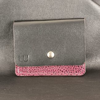 porte-cartes-en-cuir-noir-et-cuir-de-chevre-bordeaux