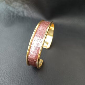 bracelet-dore-en-cuir-de-saumon-sellerie-waneta-premeaux-prissey