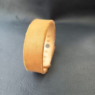 bracelet-en-cuir-pleine-fleur-sellerie-waneta-premeaux-prissey