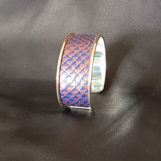 bracelet-argente-en-cuir-de-saumon-sellerie-waneta-premeaux-prissey