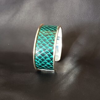 bracelet-argente-en-cuir-de-saumon-sellerie-waneta-premeaux-prissey
